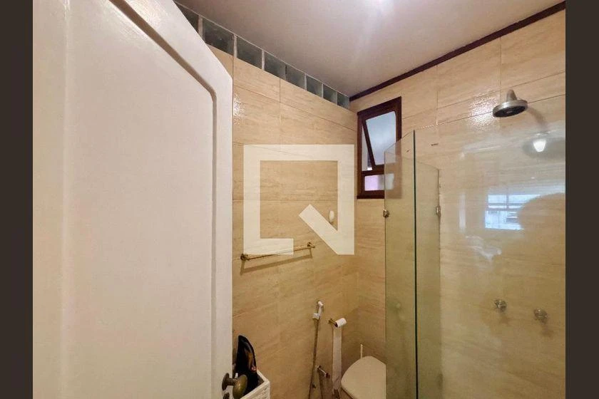 Furnished apartment with 3 bedrooms and 200 m² — photo 31