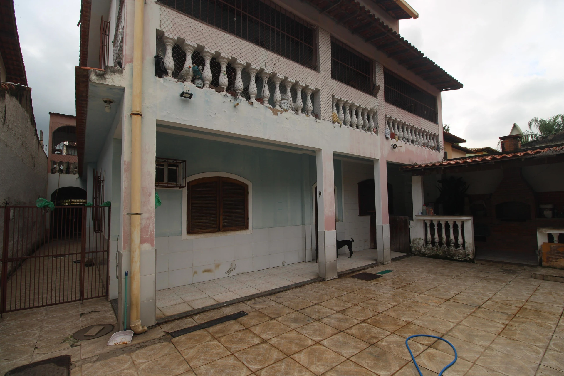 Furnished house with 6 bedrooms and 4 bathrooms — photo 49