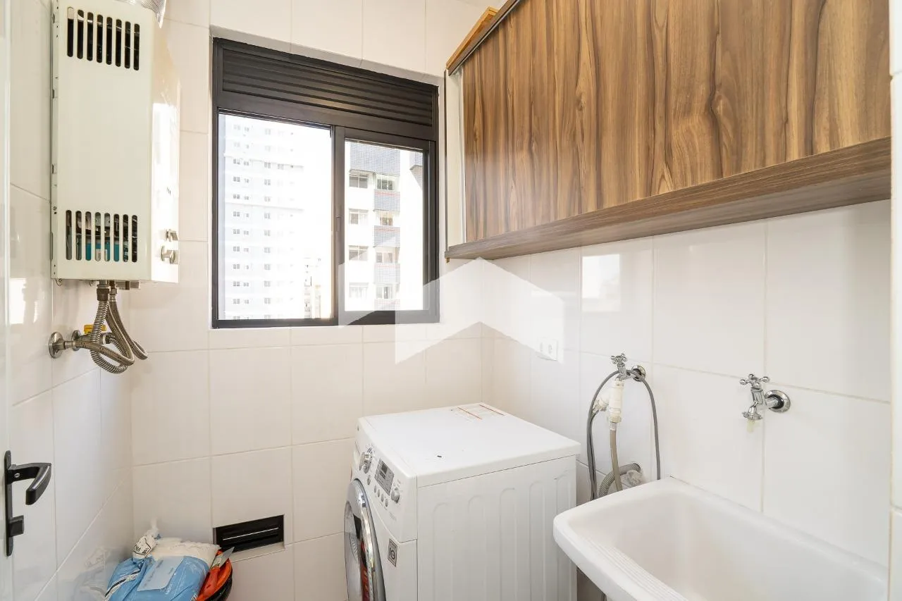 Furnished 2-bedroom apartment with 1 bathroom — photo 26