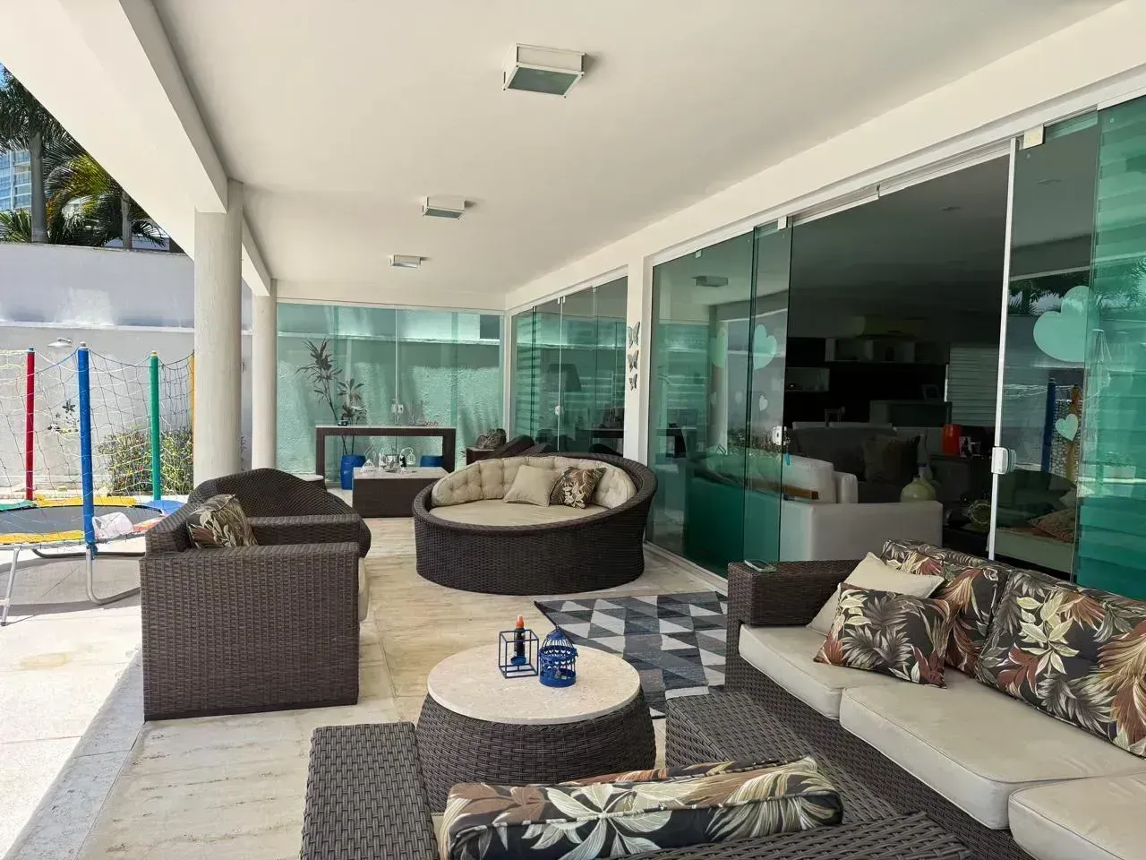 Furnished house with 6 suites and a private garden — photo 25