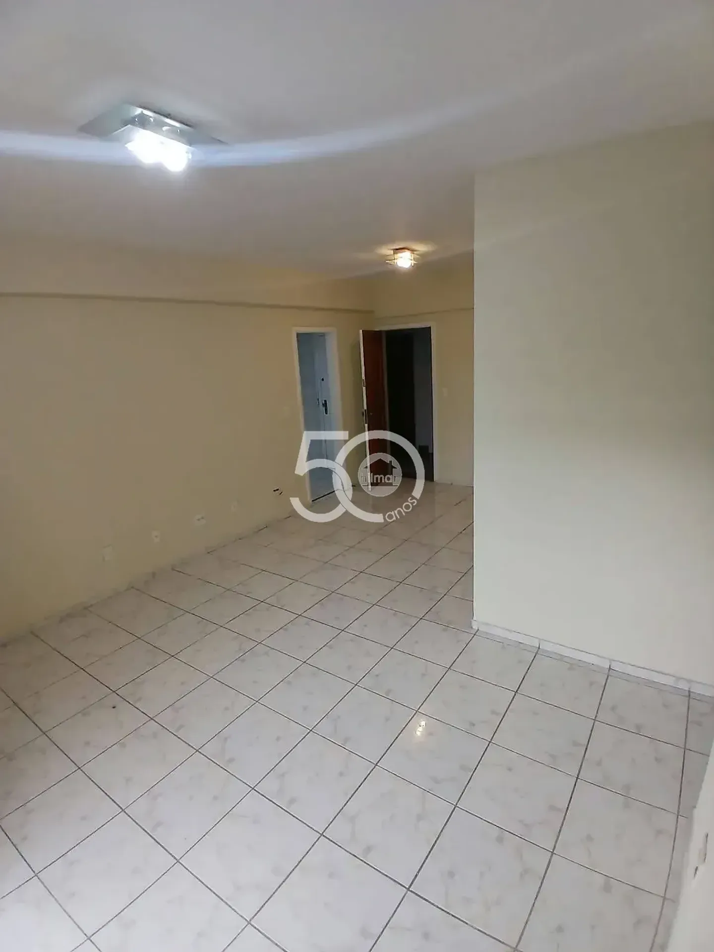 98 m² apartment with 3 bedrooms and 2 garage spaces — photo 30