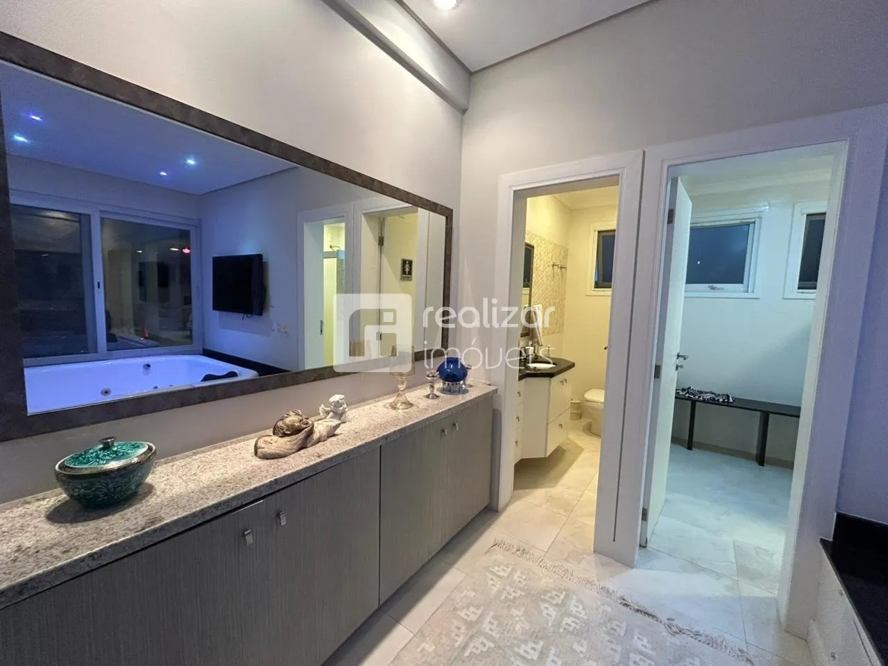 House with 7 bedrooms and a private garden — photo 14