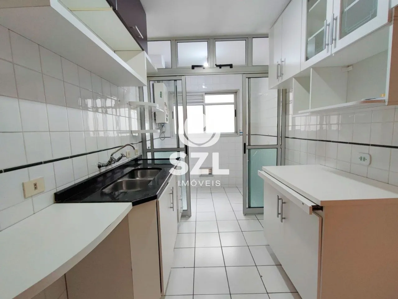 Unfurnished apartment with 3 bedrooms, 2 baths and parking — photo 21