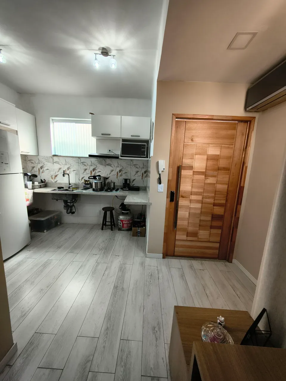 2-bedroom house with a home office — photo 2