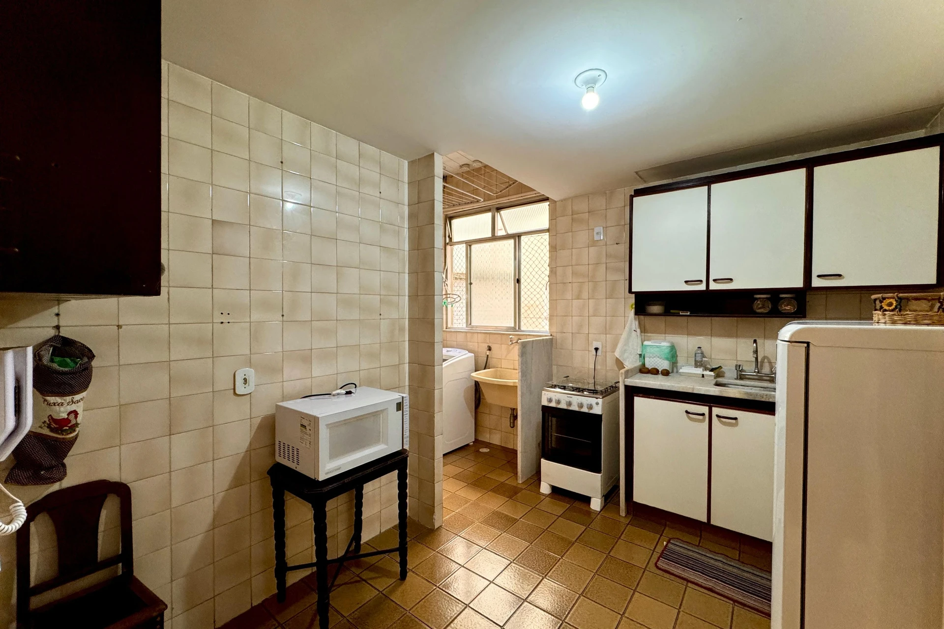 Furnished apartment, 96 m², with a glass-enclosed balcony — photo 14