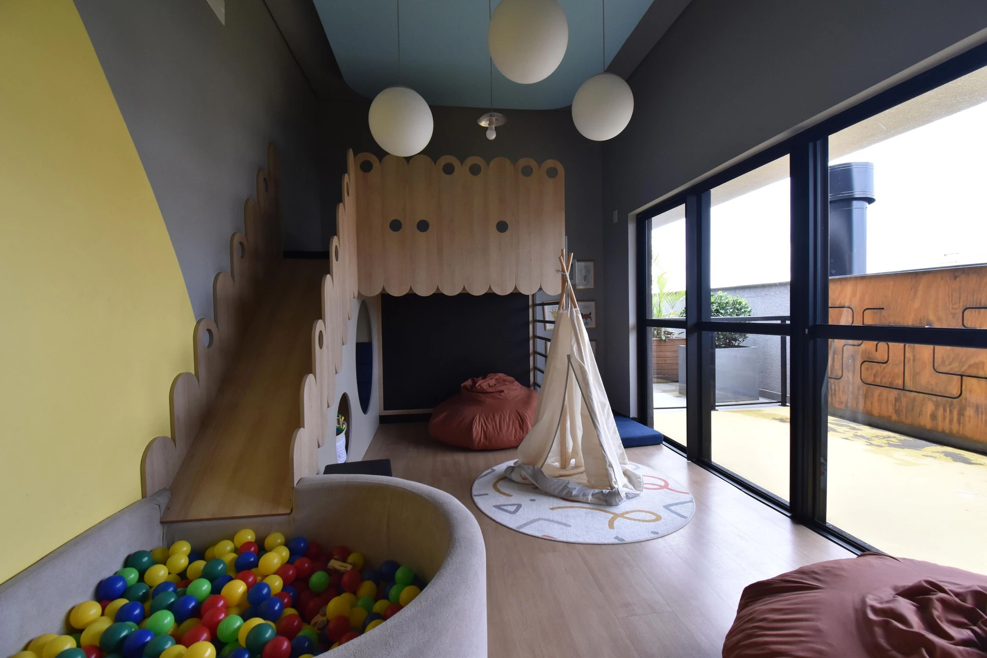 Панорамні вікна та 3 спальні: квартира 68 м² — photo 11