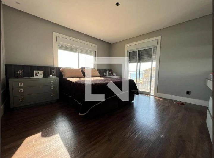Casa para locação com 3 quartos e 330 m²