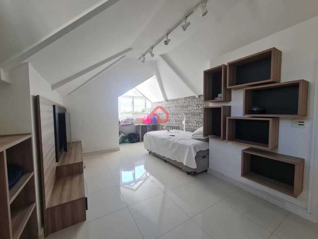 Condo house with 3 en-suite bedrooms and 400 m² — photo 13