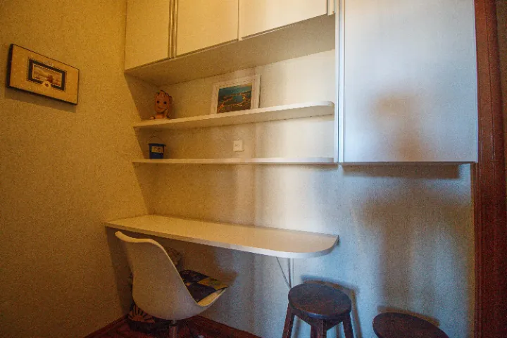 Furnished 2-bedroom apartment with a closed kitchen — photo 17