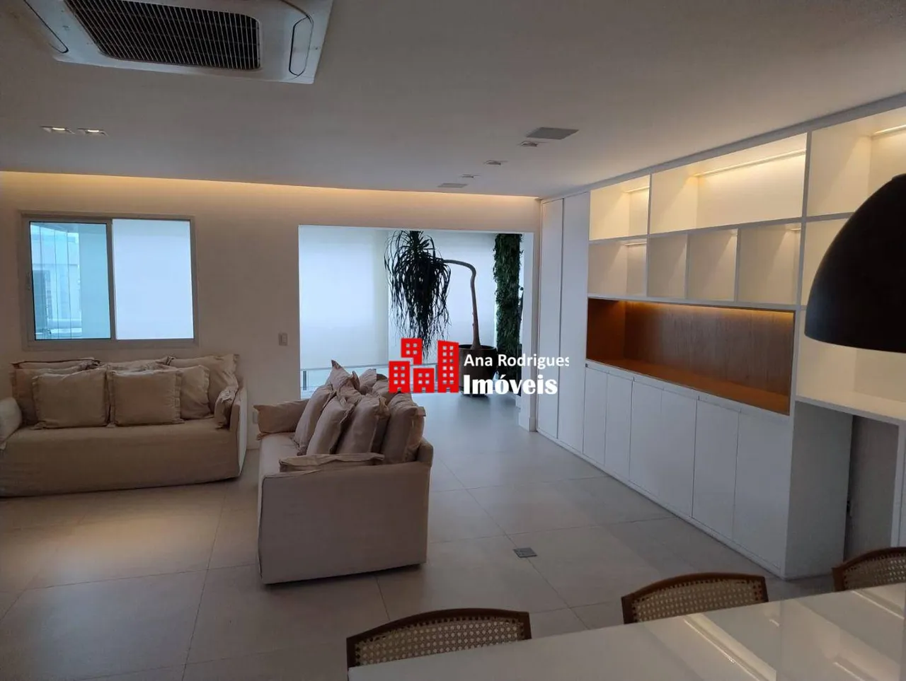 4-bedroom apartment with an open-plan kitchen — photo 3