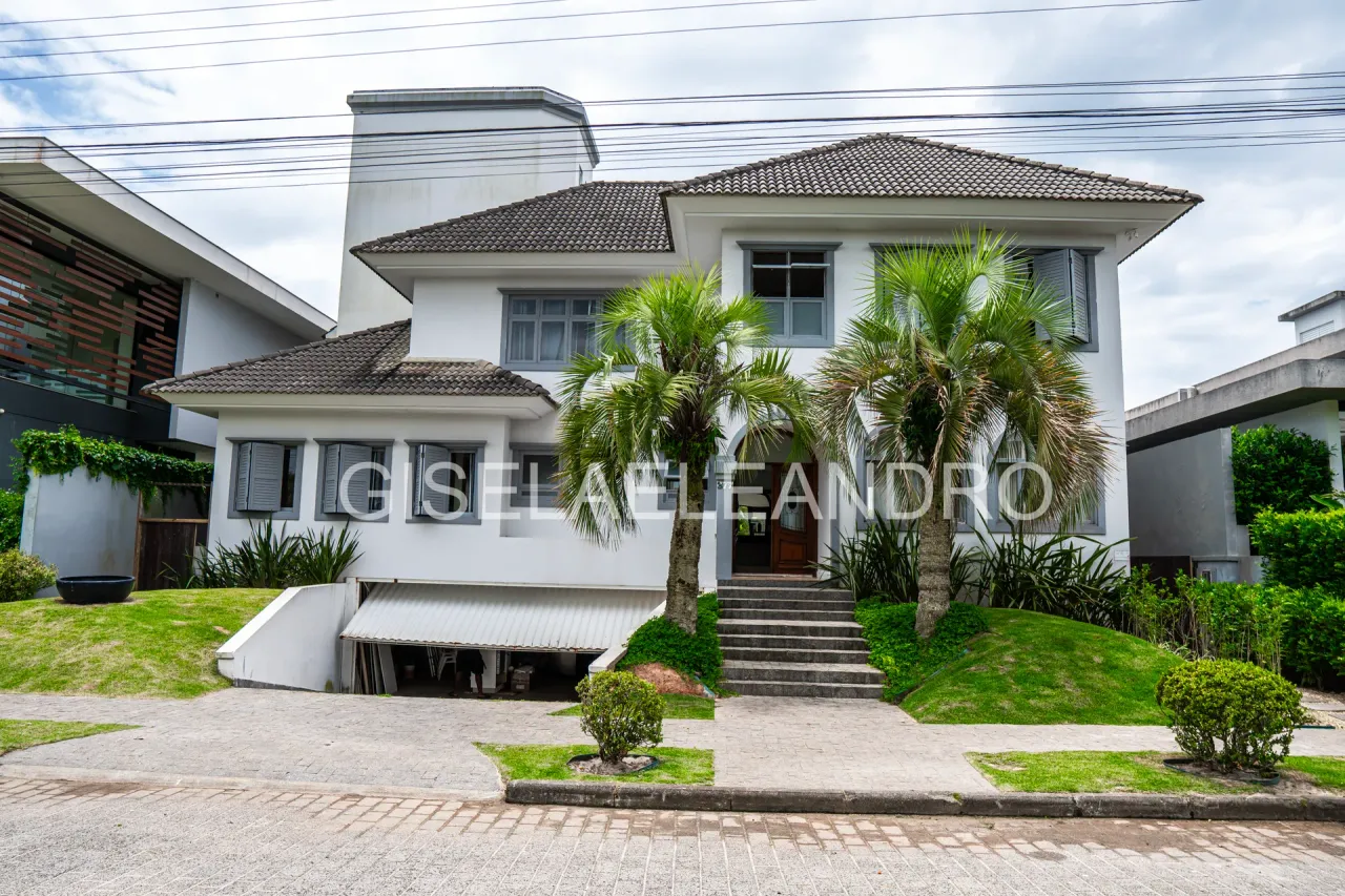 House with 5 bedrooms and 5 bathrooms, 2 parking — photo 2