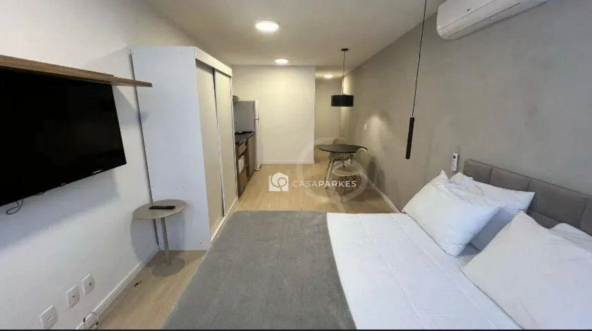 Furnished 1-bedroom apartment with kitchenette corner