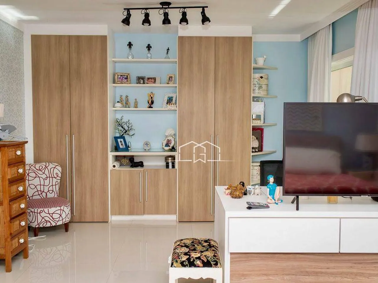 Furnished house with 4 bedrooms and 5 bathrooms — photo 20