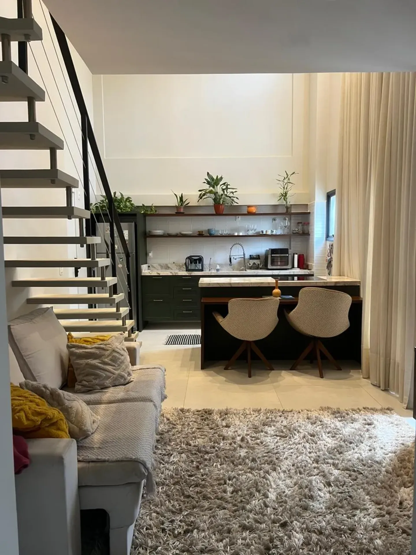 Furnished apartment with open kitchen and 1 en-suite