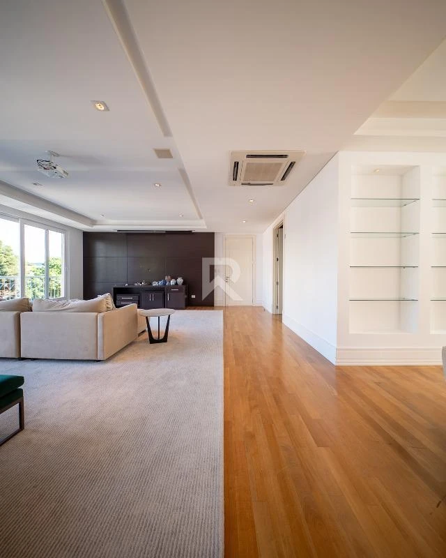 344 m² apartment with floor-to-ceiling windows and a bathtub — photo 9