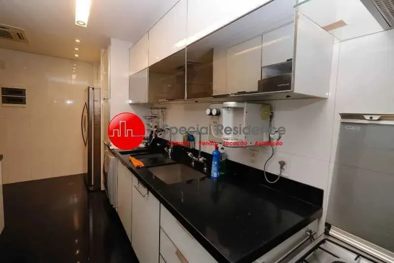 Furnished apartment with 4 bedrooms and 5 bathrooms — photo 10