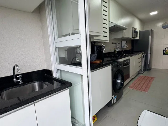 Furnished 3-bedroom apartment with open-plan kitchen — photo 25