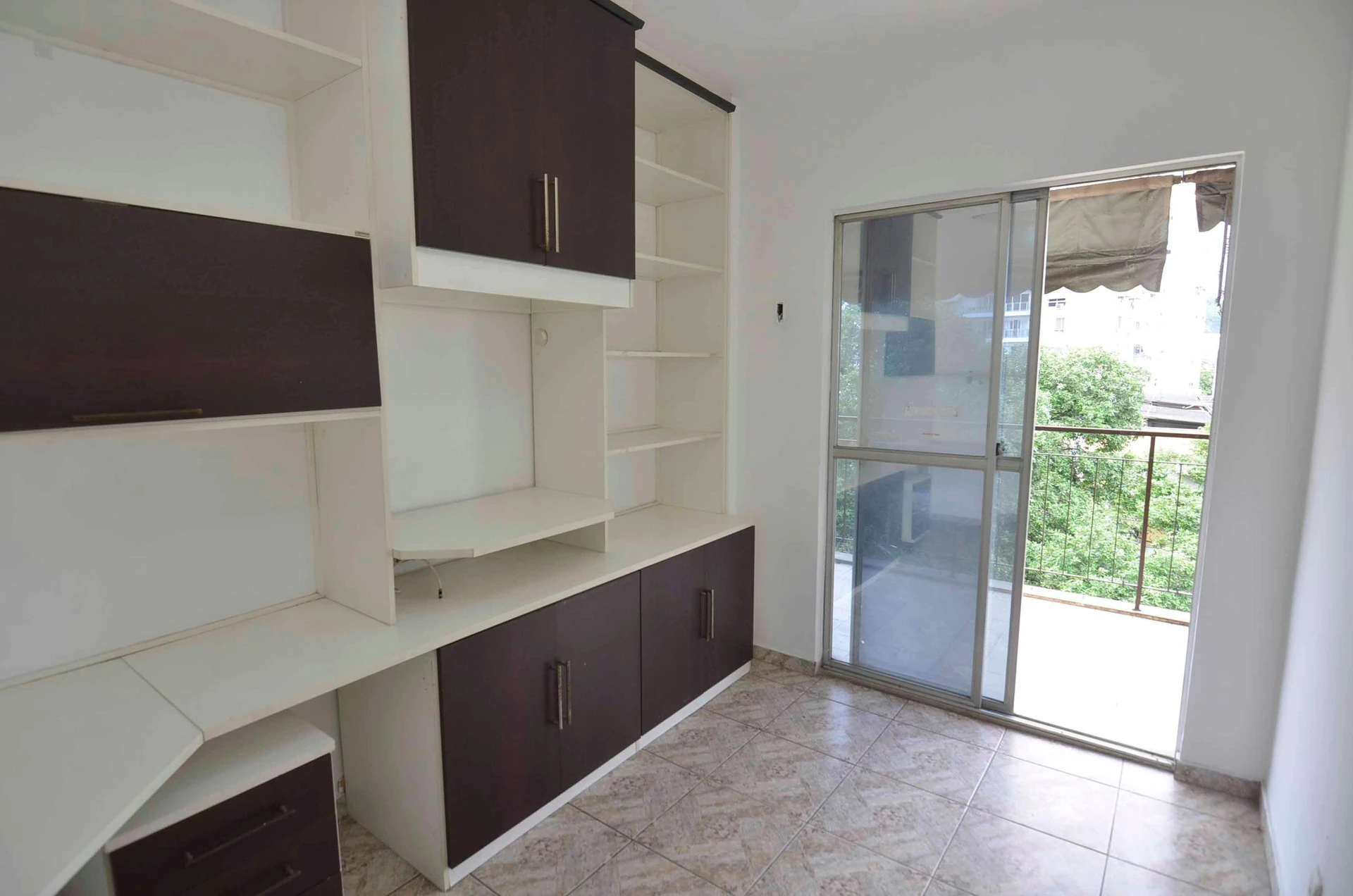 3-bedroom apartment with a mountain view in Rio de Janeiro — photo 20