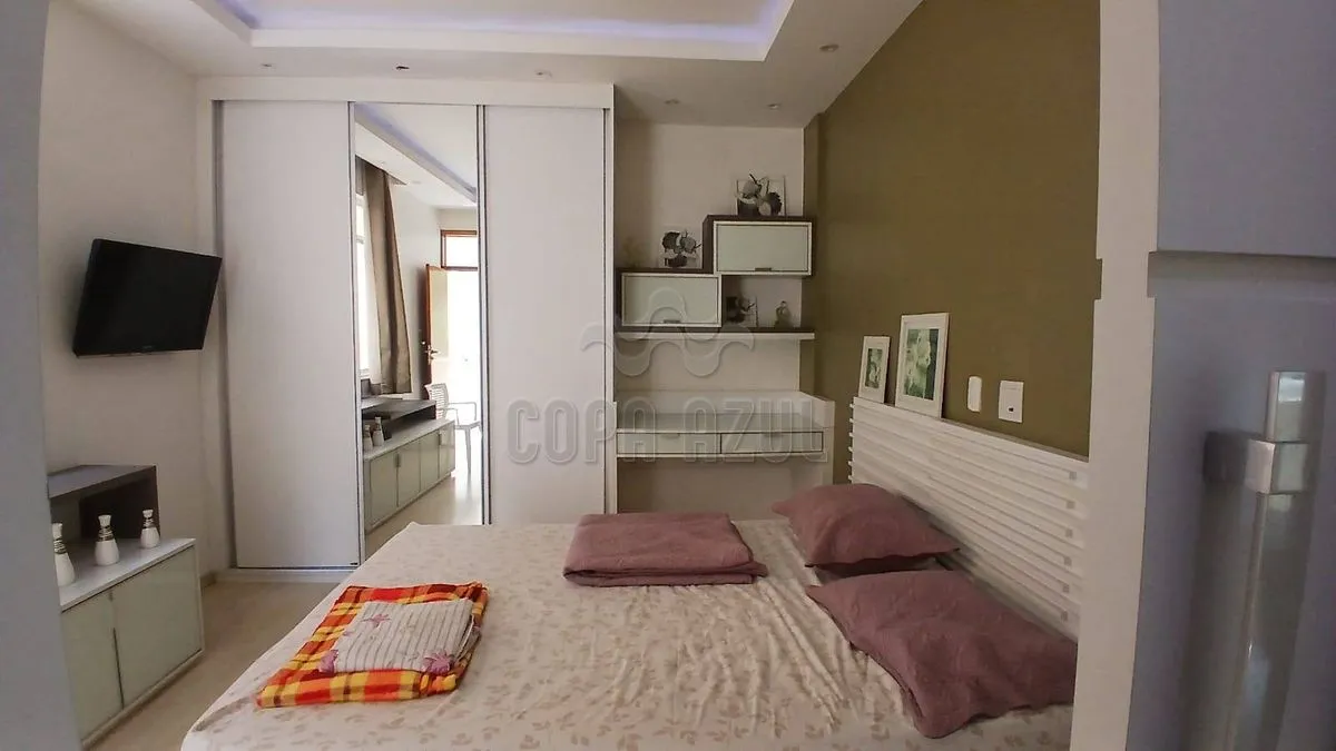 One-bedroom apartment with a mountain view in Rio de Janeiro — photo 23