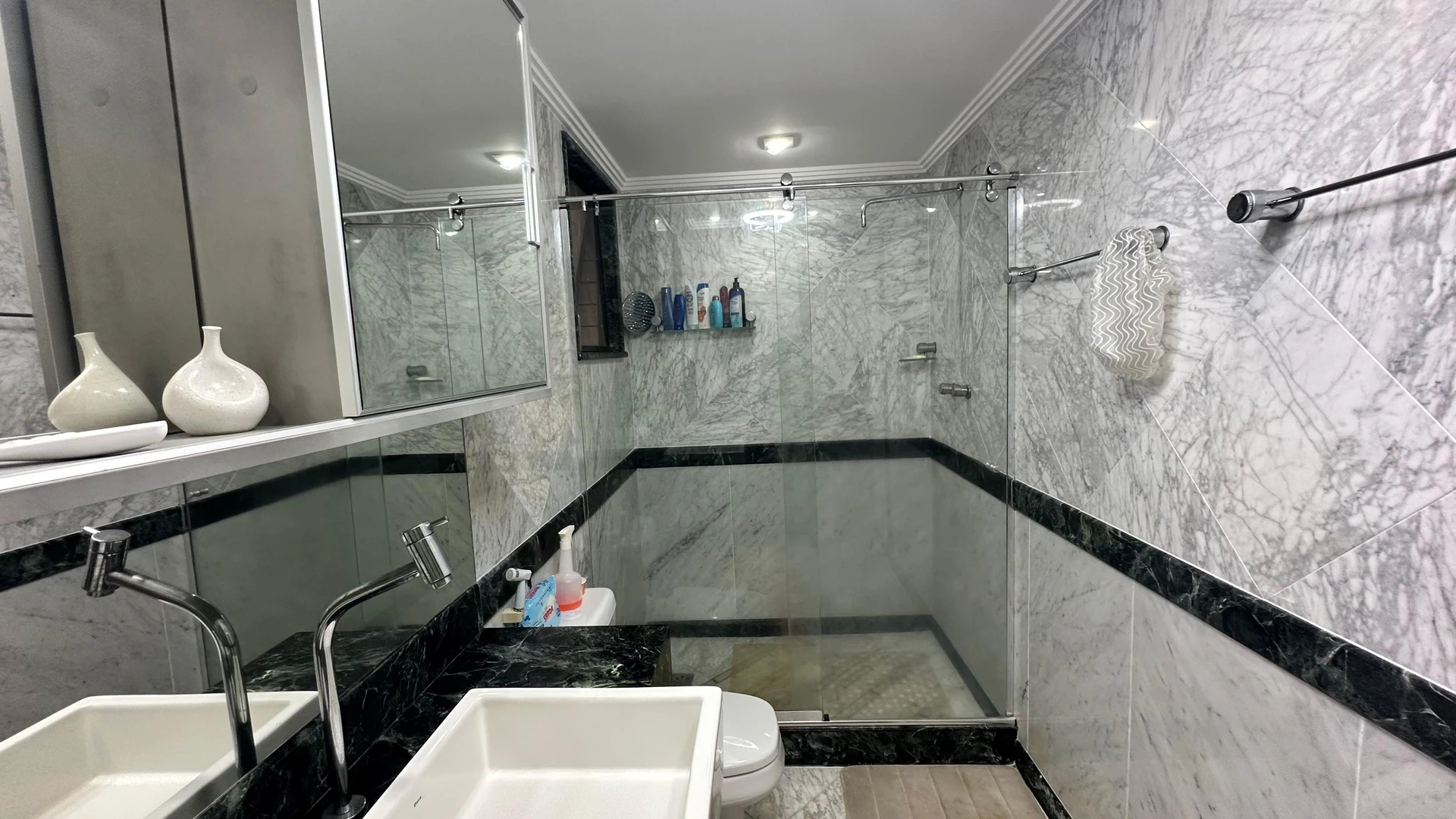 300 m² apartment with a washing machine and a dishwasher — photo 12
