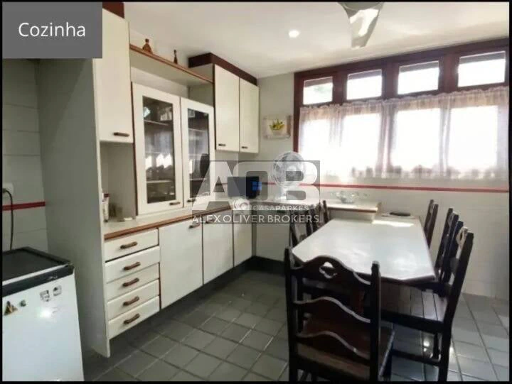 Furnished house with 5 en-suite bedrooms and a balcony — photo 2