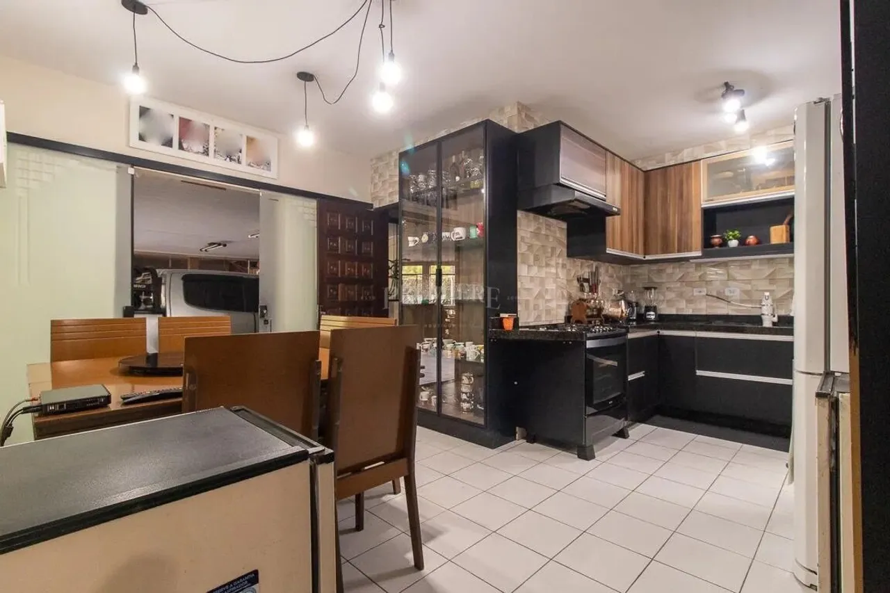 Furnished house with 5 bedrooms and 5 bathrooms — photo 2
