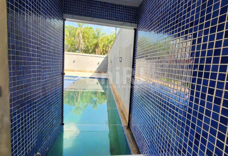 House with 6 bedrooms and 500 m² with 2 parking spaces — photo 9