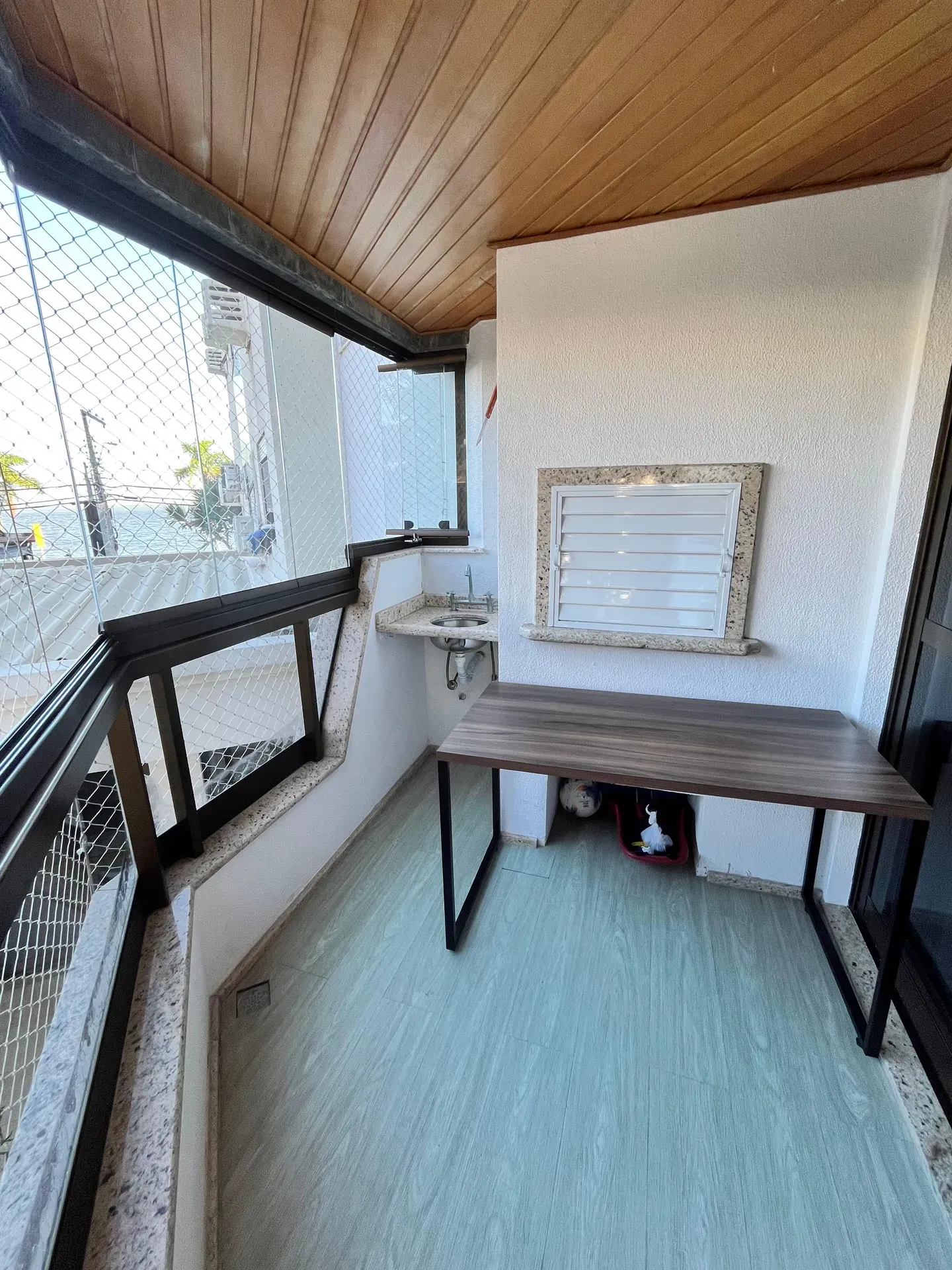 Furnished 3-bedroom apartment with 3 bathrooms — photo 7