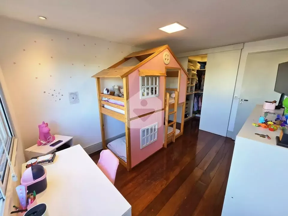 Furnished apartment with 3 bedrooms and 5 bathrooms — photo 33