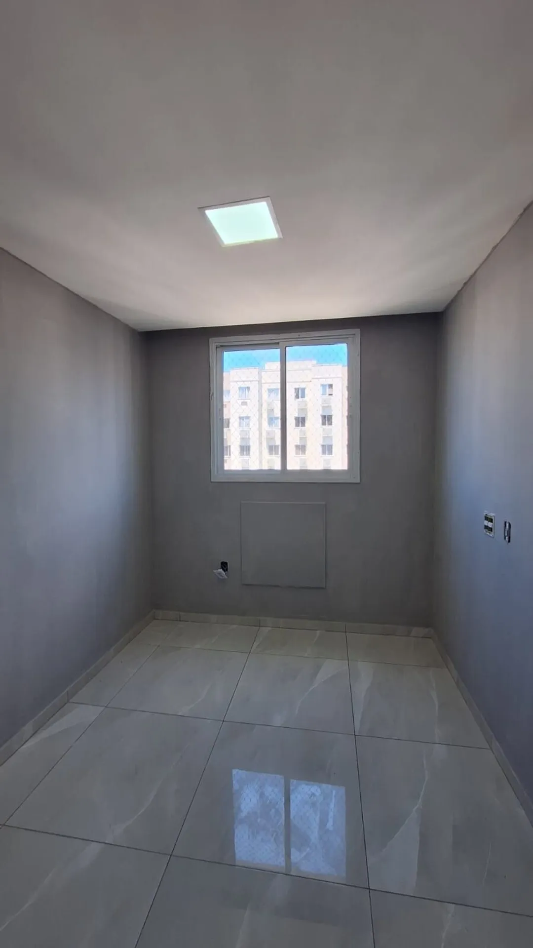 2-bedroom apartment in a building with a gym — photo 2