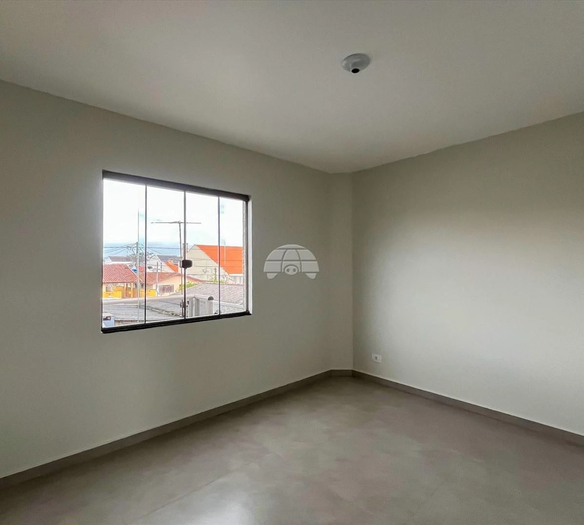 House with 2 bedrooms and a glassed-in balcony — photo 16