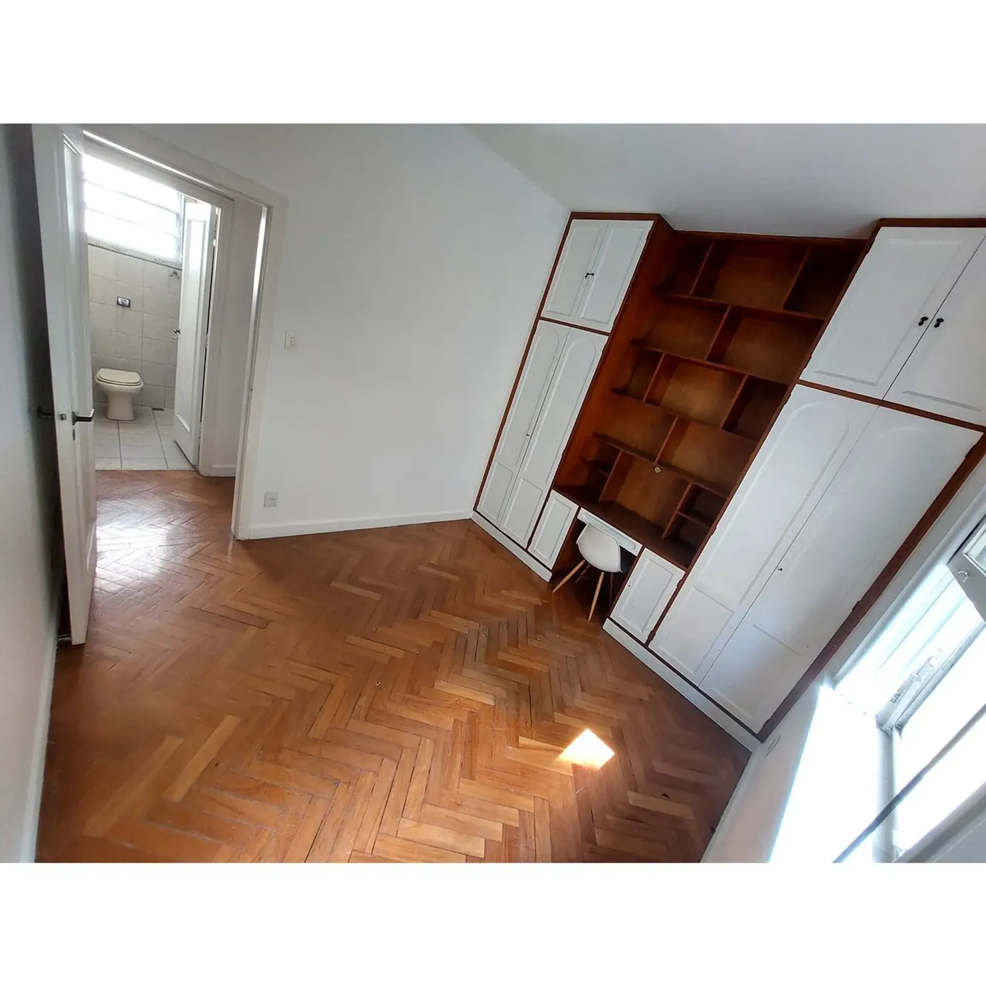 Home office in a 3-bedroom apartment, 132 m² — photo 33