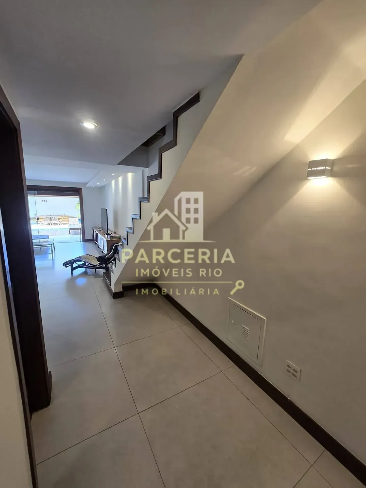 Casa mobiliada com 5 quartos e área de piscina compartilhada — photo 19