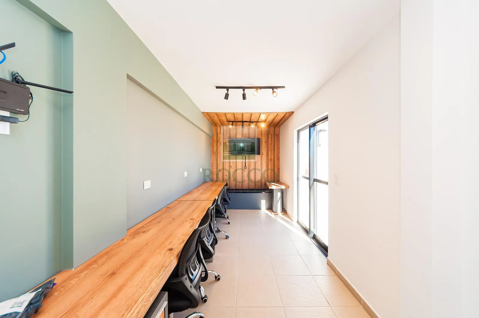 1-bedroom apartment with en-suite and 1 parking space — photo 35