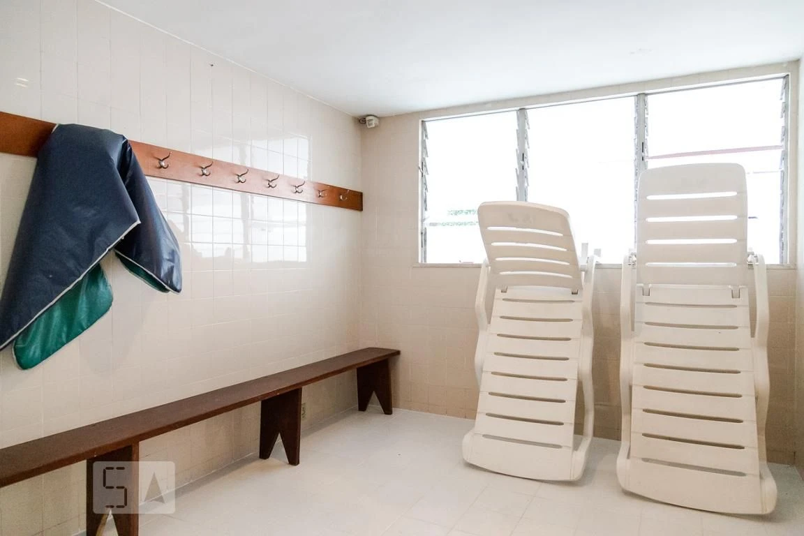 Furnished 2-bedroom apartment with a glassed-in balcony — photo 61