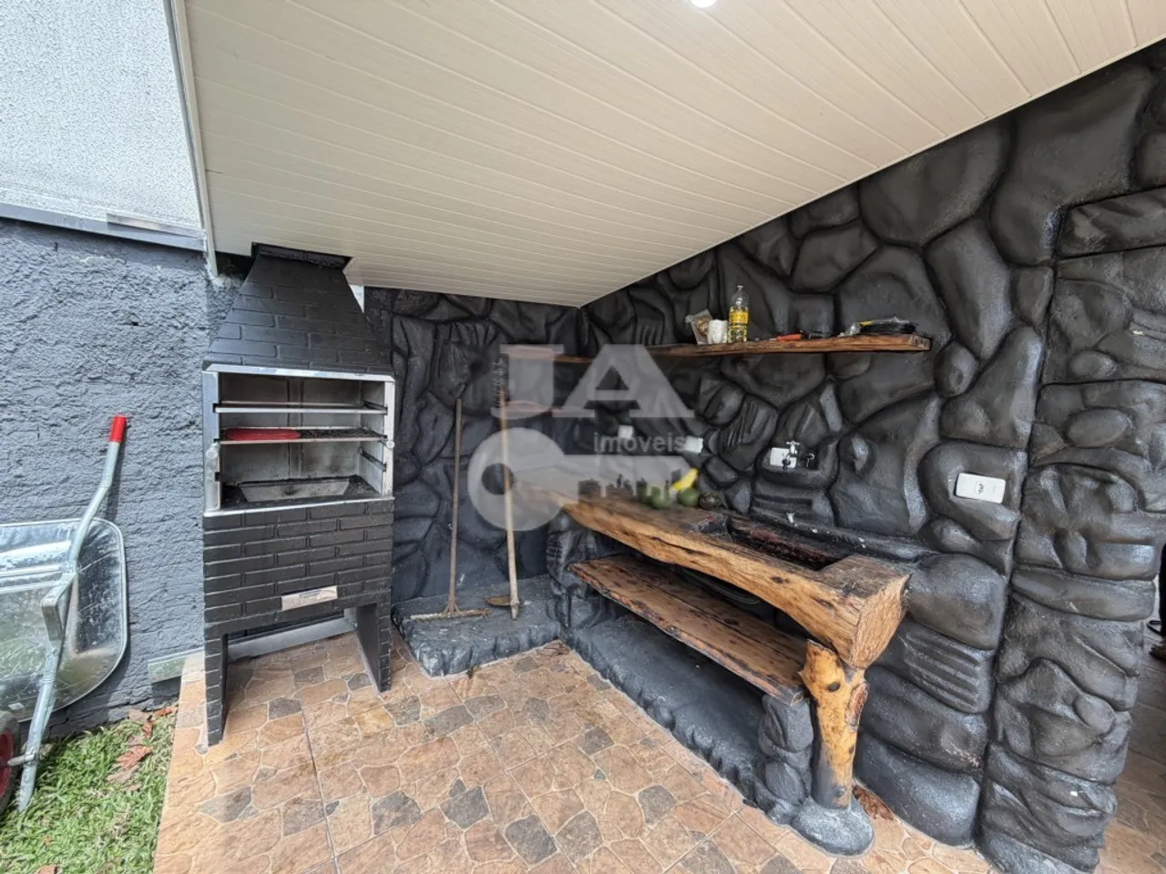 2-bedroom house with a grill on the balcony in Curitiba — photo 16