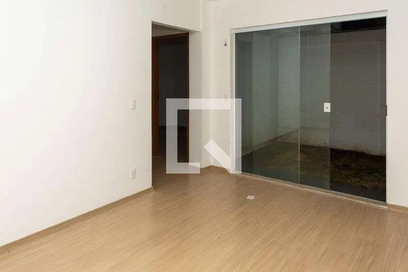 Apartment, 60 m², with wood or laminate floors — photo 4