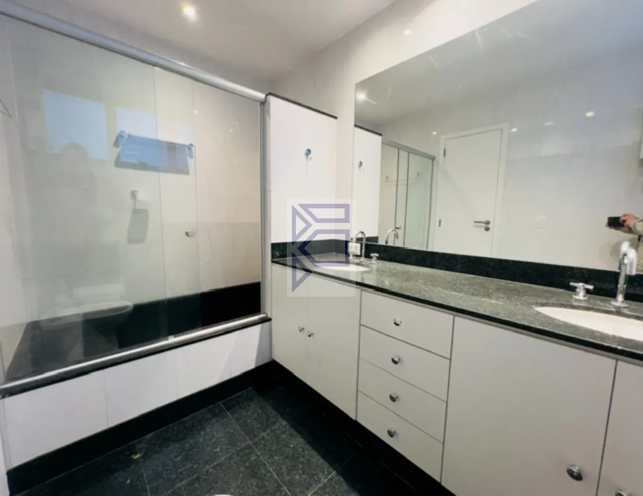 Apartamento de 227 m² com 4 quartos e 3 vagas — photo 8