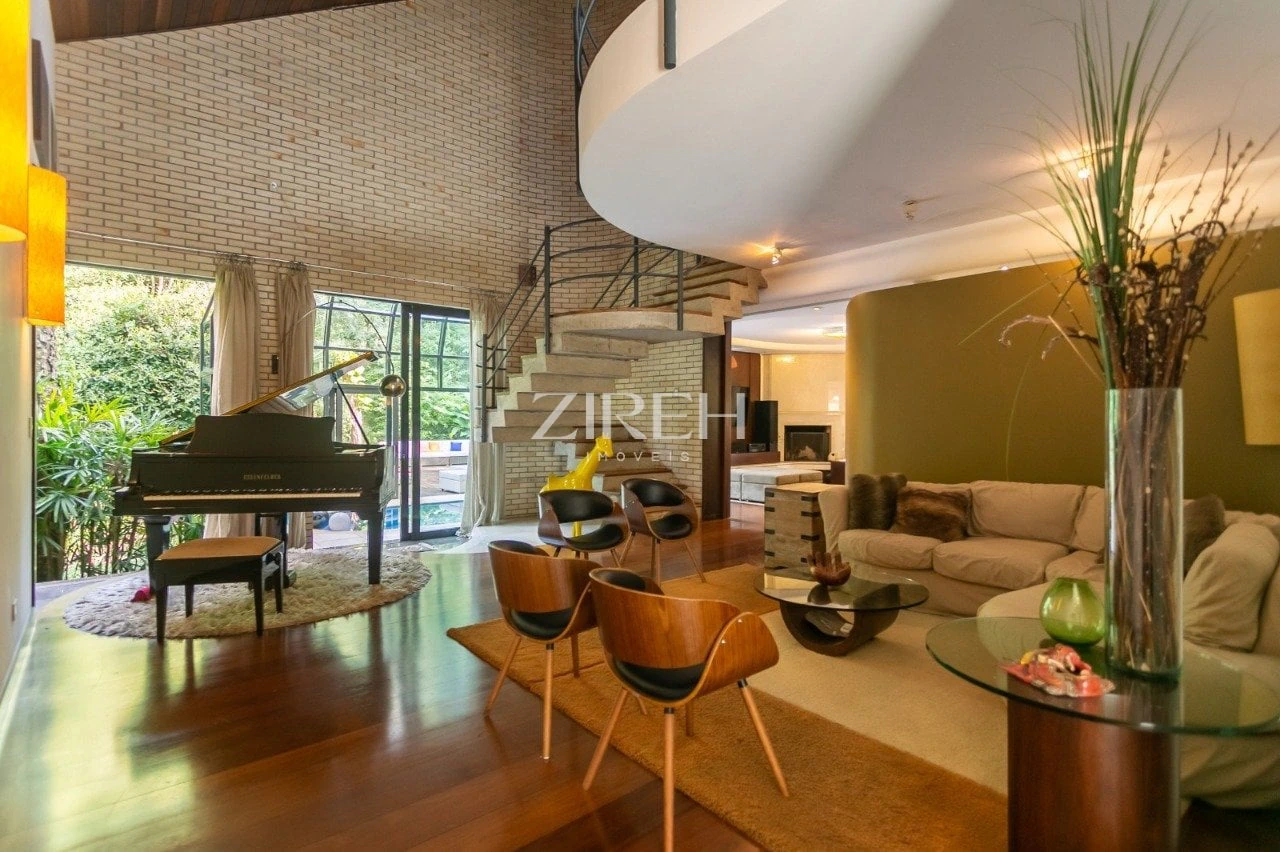 Furnished 5-bedroom house with open-plan gas kitchen