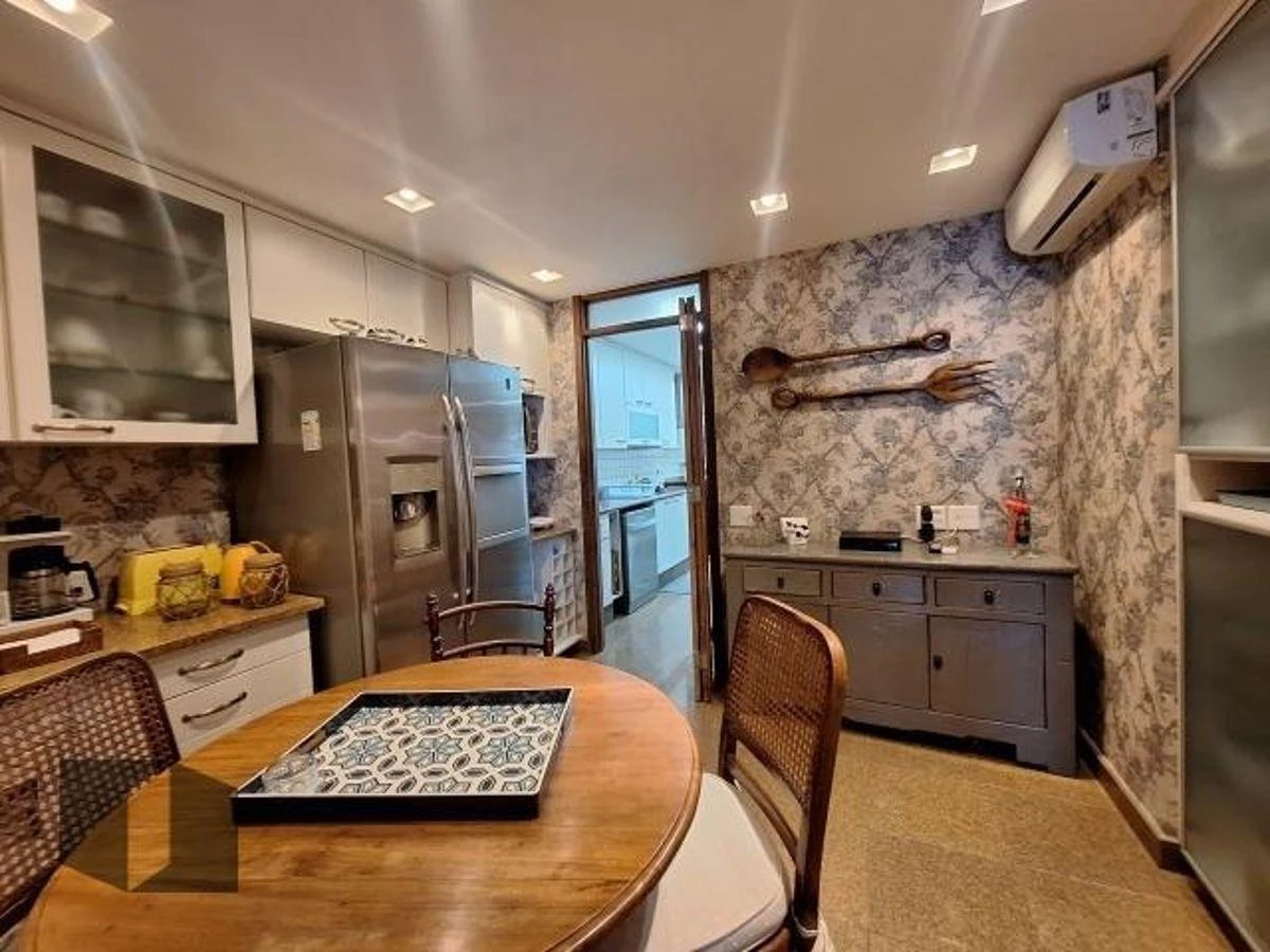 Furnished 4-bedroom apartment with 2 parking spots — photo 4