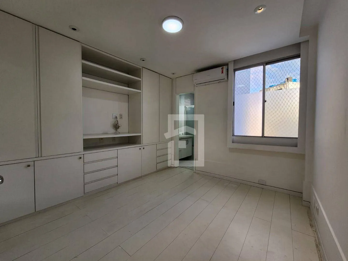 Duplex penthouse with 5 bedrooms and 5 bathrooms — photo 19