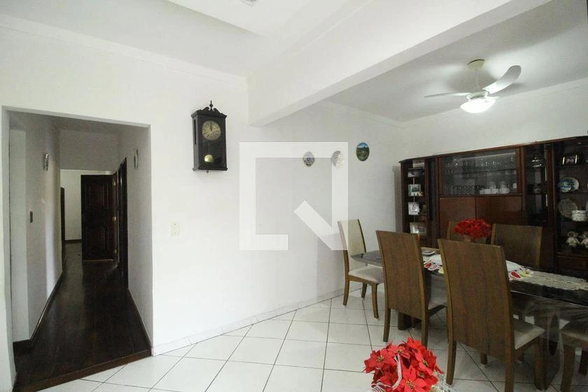 Rental house with 6 bedrooms and 3 en-suite, 599 m² — photo 7
