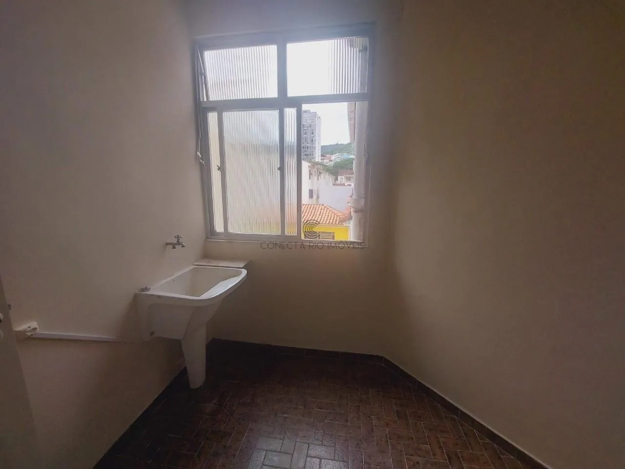 Apartment with 2 bedrooms and a balcony — photo 14