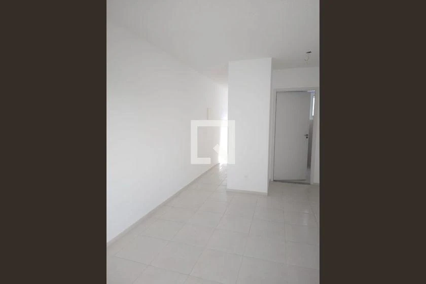 Apartamento de 2 quartos com cozinha fechada e 45 m² — photo 27