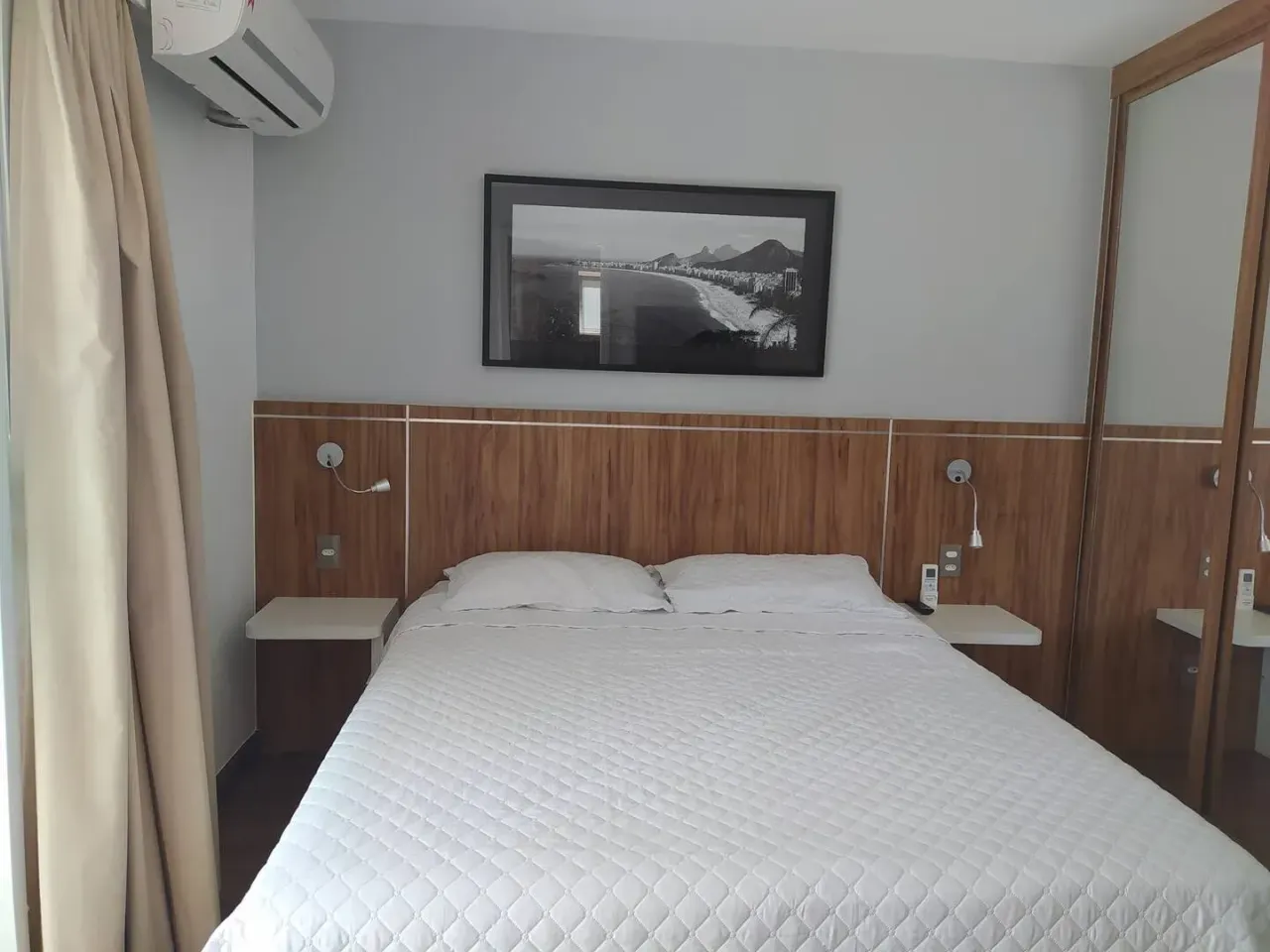 2-bedroom apartment with a balcony and enclosed kitchen — photo 4