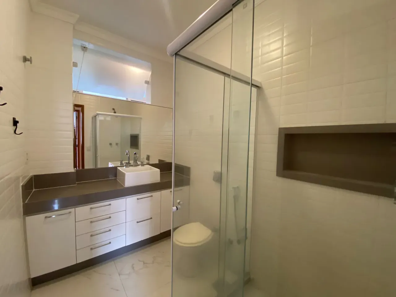 Apartment on the 7th floor with wood or laminate floors — photo 8