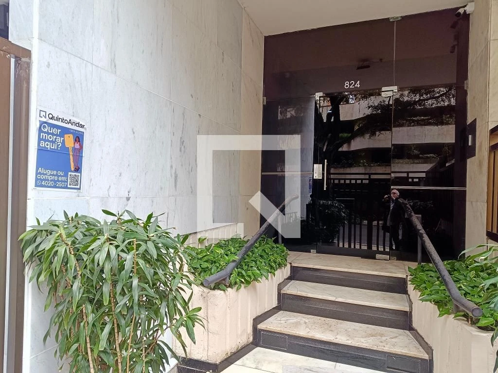 Furnished 2-bedroom apartment with private balcony BBQ — photo 13