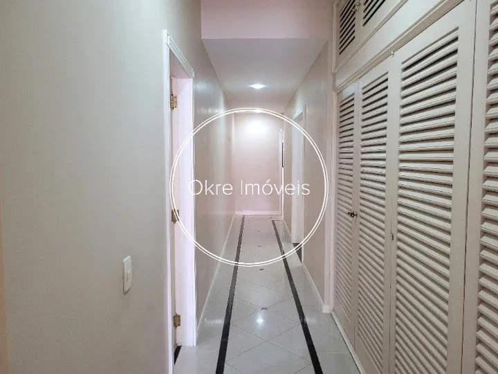 Apartment with 4 bedrooms and built-in wardrobes — photo 24