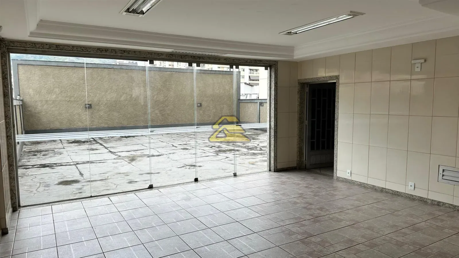 Квартира з 3 спальнями та 4 ванними кімнатами і місцем — photo 22