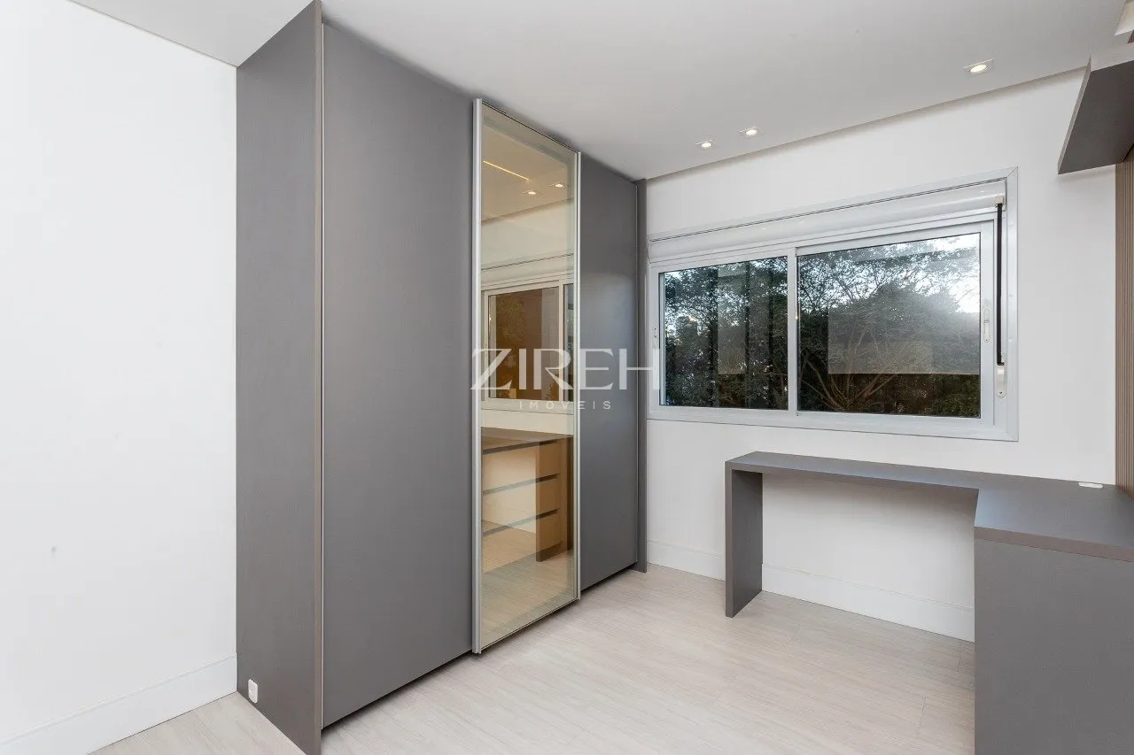 Apartment with 3 en-suite bedrooms and BBQ balcony — photo 20